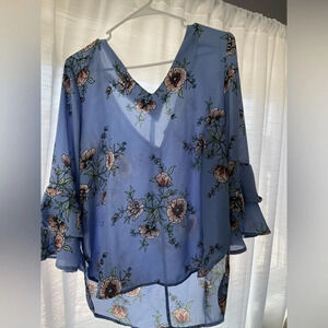 Women’s large top blue floral